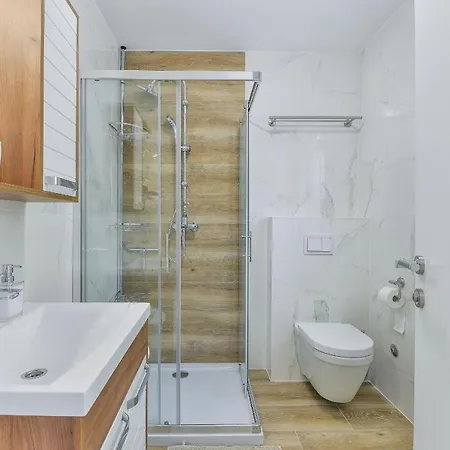Villa Crowonder Cascada With Jacuzzi - S2 Starigrad Paklenica